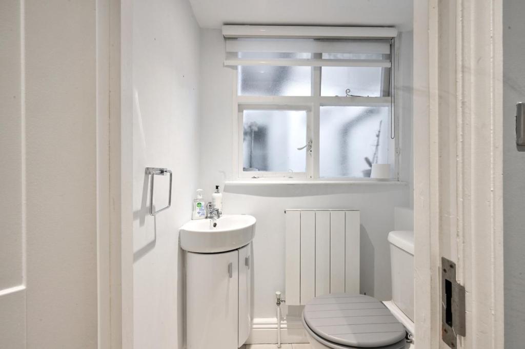Cozy Hideaway In South Ken! Lejlighed London Eksteriør billede